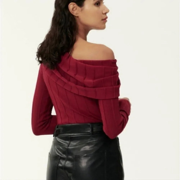 NICHOLAS Aglaia Drop Shoulder Long Sleeve Brooch Top Sangria Size XS - Picture 5 of 10